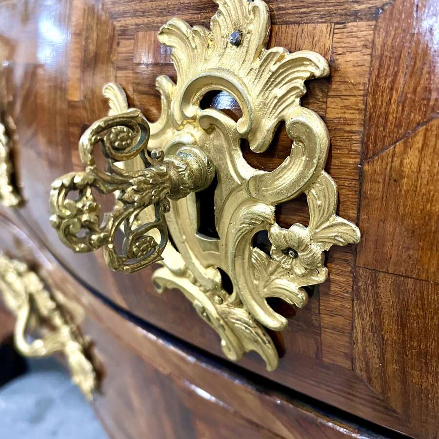 Commodes and Chests
