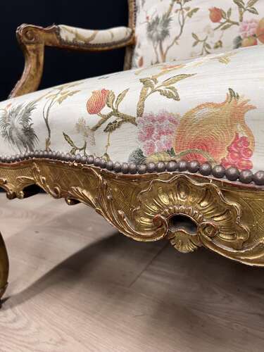 18th Century French Regence Giltwood Marquise Chair