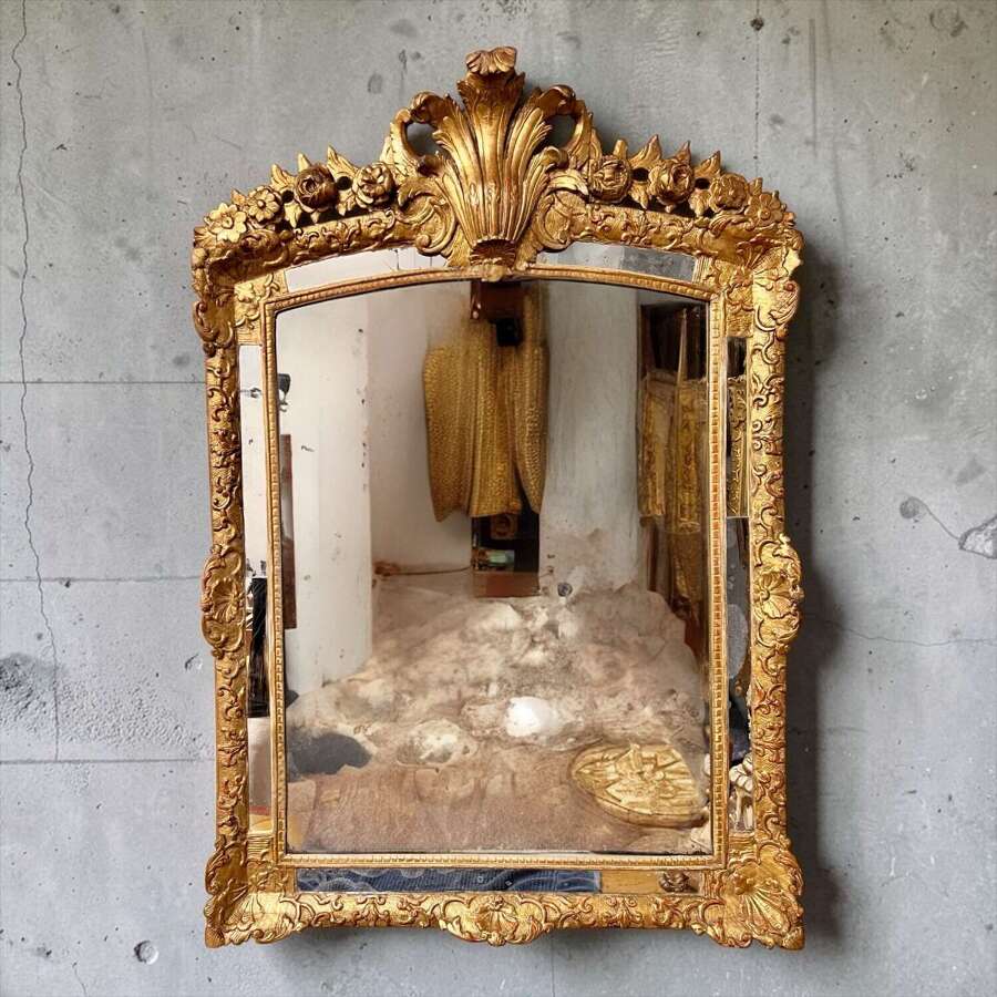 18th Century French R&eacute;gence Giltwood Mirror